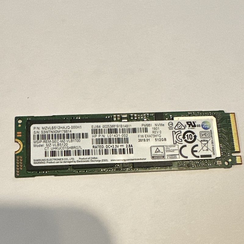 SSD-накопитель Samsung MZVLB512HAJQ-000H1