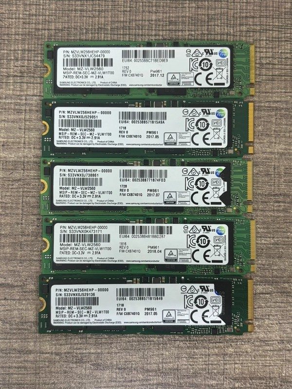 SSD-накопитель Samsung MZVLW256HEHP