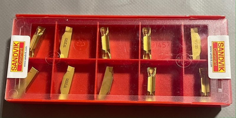 Режущий инструмент Sandvik N123K2-0600-0004-TF