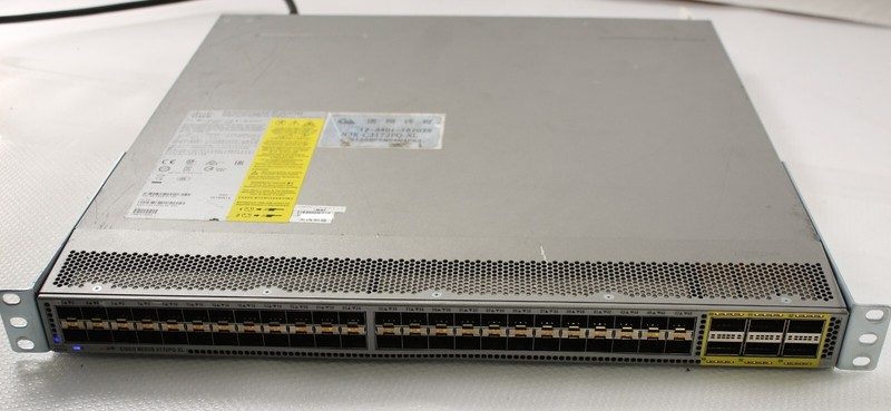 Коммутатор Cisco N3K-C3172PQ-XL