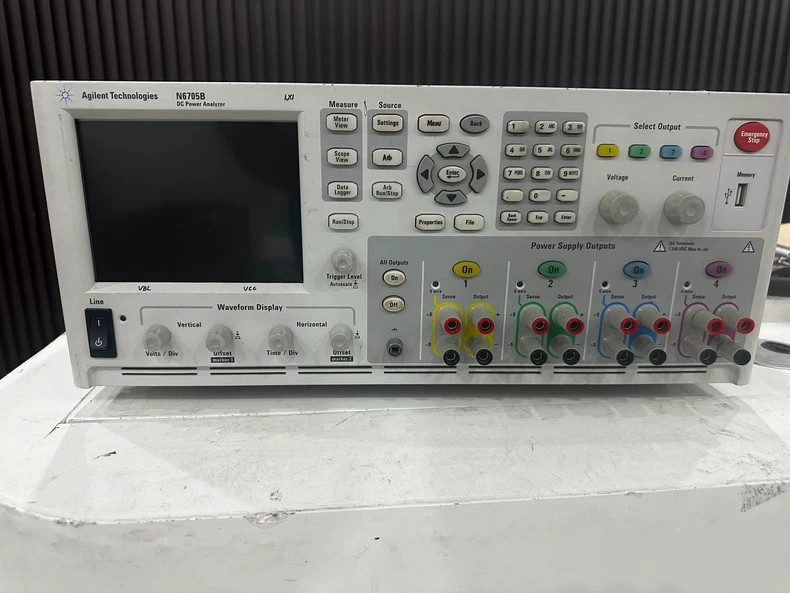 Анализатор Keysight N6705B