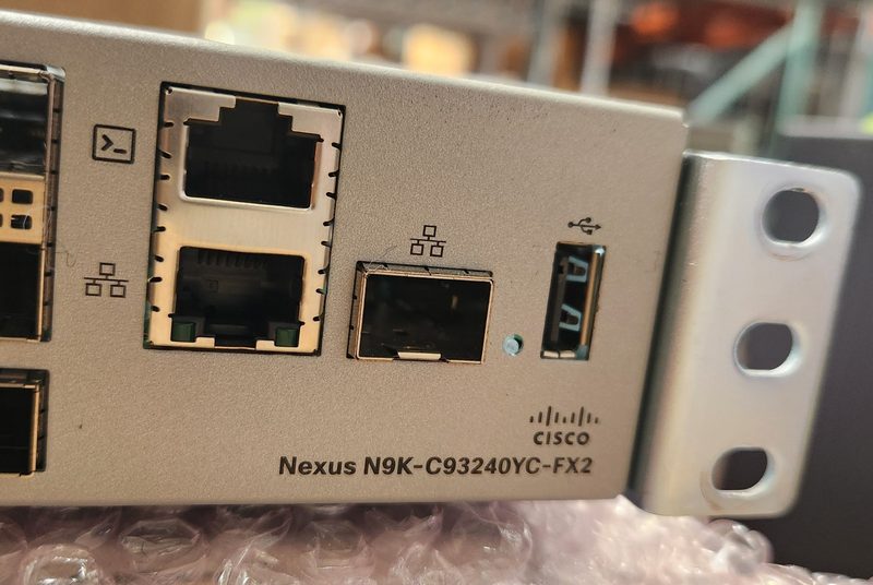 Коммутатор Cisco N9K-C93240YC-FX2