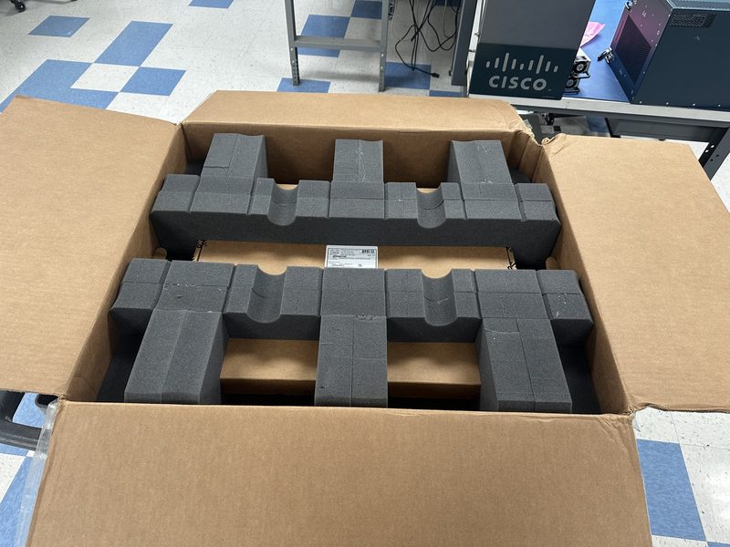 Коммутатор Cisco N9K-X9716D-GX