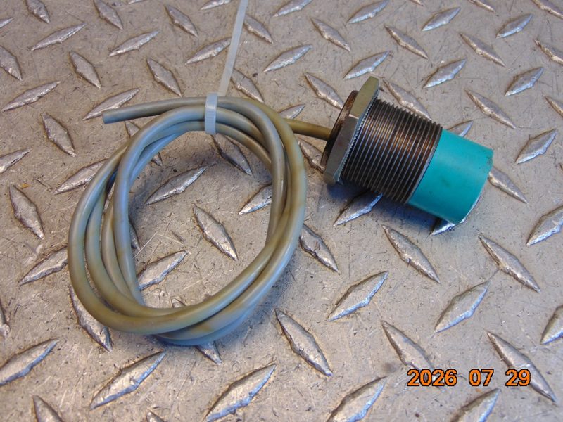 Датчик приближения Pepperl+Fuchs NBN25-30GM50-E2