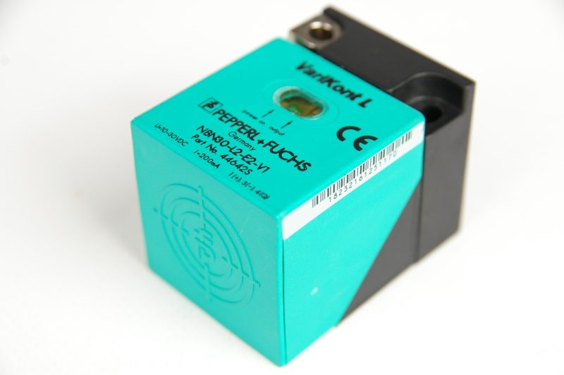Датчик приближения Pepperl+Fuchs NBN30-L2-E2-V1