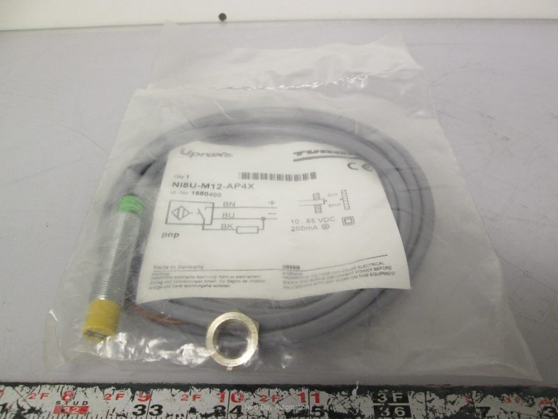 Датчик приближения Turck NI8U-M12-AP4X
