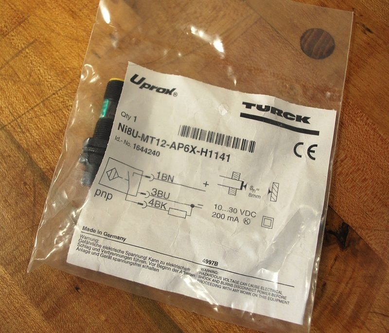 Датчик приближения Turck NI8U-MT12-AP6X-H1141