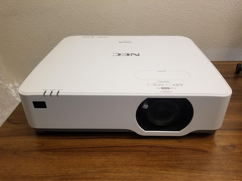 Проектор NP-P525UL