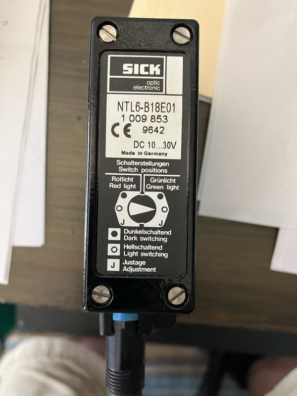 Фотоэлектрический датчик SICK NTL6-B18E01