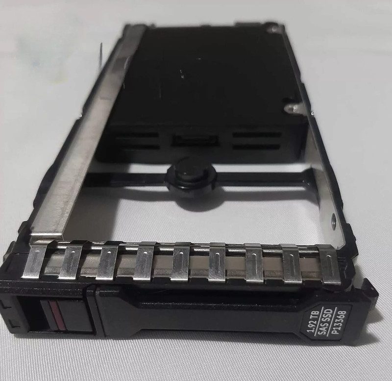 SSD-накопитель HPE P13368-001