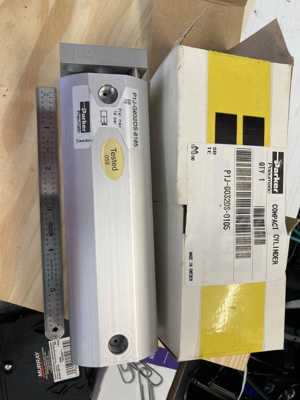 Пневмоцилиндр Parker P1J-G032DS-0105