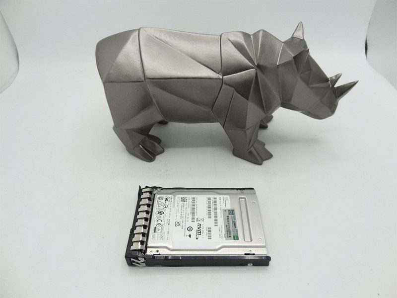 SSD-накопитель HPE P42594-001