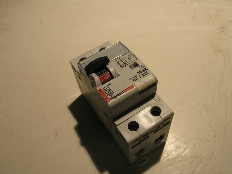 Автоматический выключатель Legrand P7539