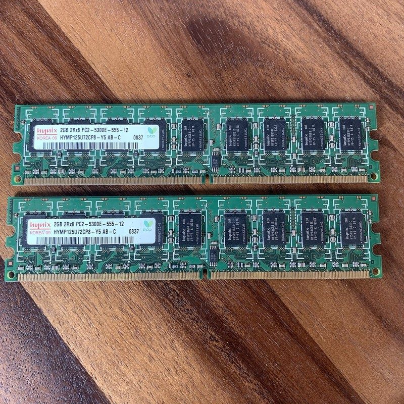 Модуль памяти SK hynix PC2-5300E-555-12