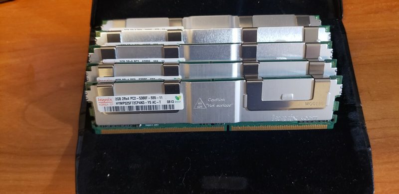Модуль памяти SK hynix PC2-5300F-555