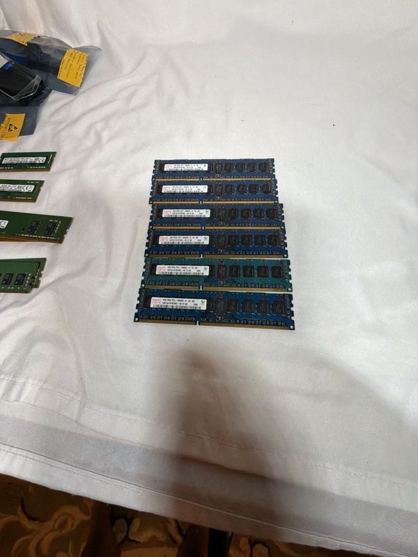 Модуль памяти SK hynix PC3-10600R-9-10-B0