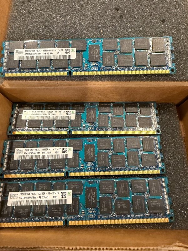Модуль памяти SK hynix PC3L-12800R-11-12-E2