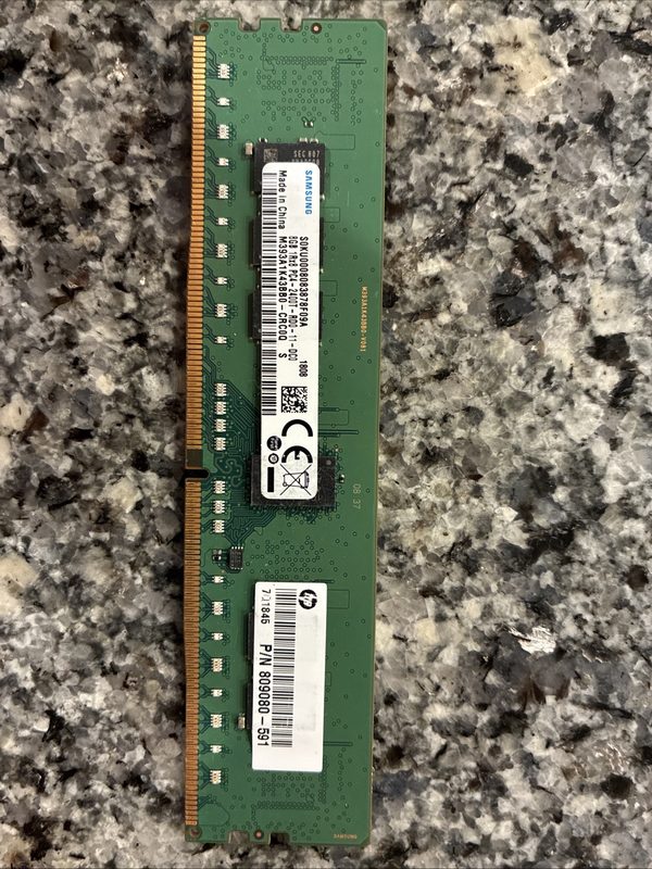 Модуль памяти Samsung PC4-2400T-RD0-11