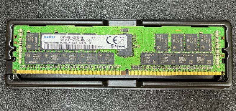 Модуль памяти Samsung PC4-2666V-RB2-12-DB1