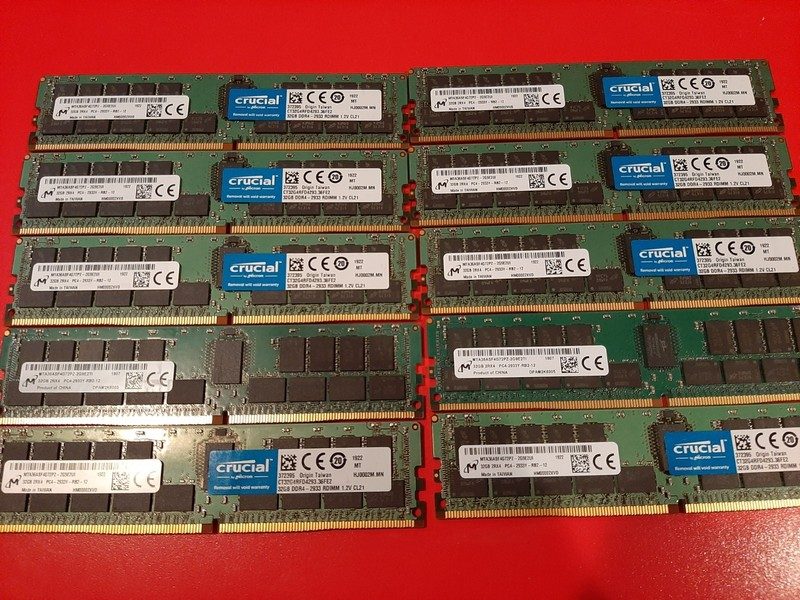 Модуль памяти Micron PC4-2933Y-RB2
