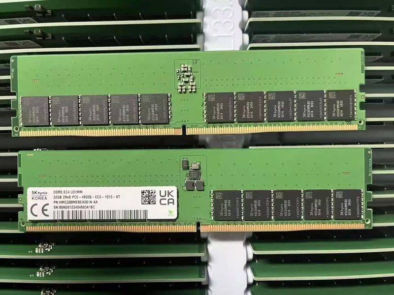 Модуль памяти SK hynix PC5-4800B-EE0-1010-XT