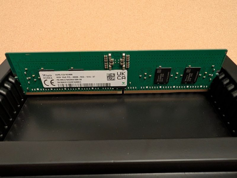 Сервер Samsung PC5-4800B-RD0-1010-XT