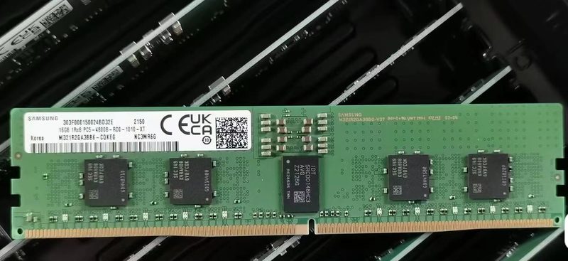 Модуль памяти Samsung PC5-4800B-RD0