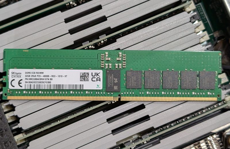 Модуль памяти SK hynix PC5-4800B-RE0