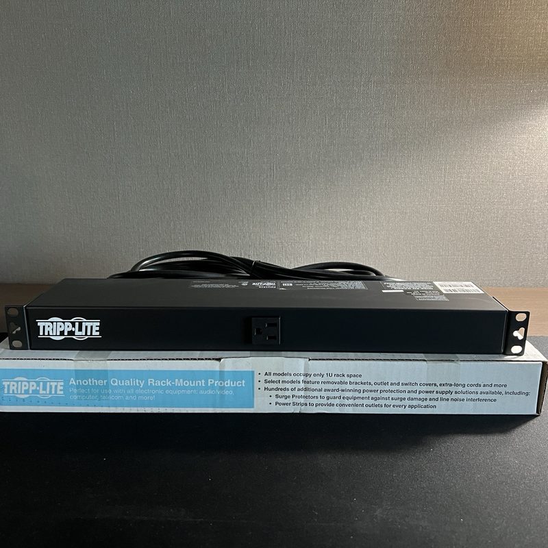 Блок розеток Tripp Lite PDU1215