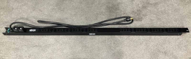 Блок розеток Tripp Lite PDUV30HV