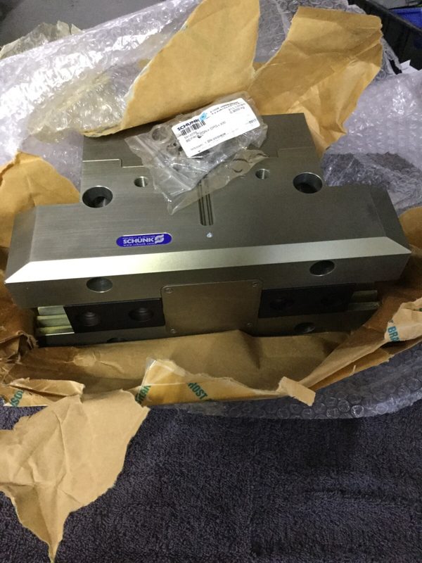 Робот Schunk PGN300/1AS