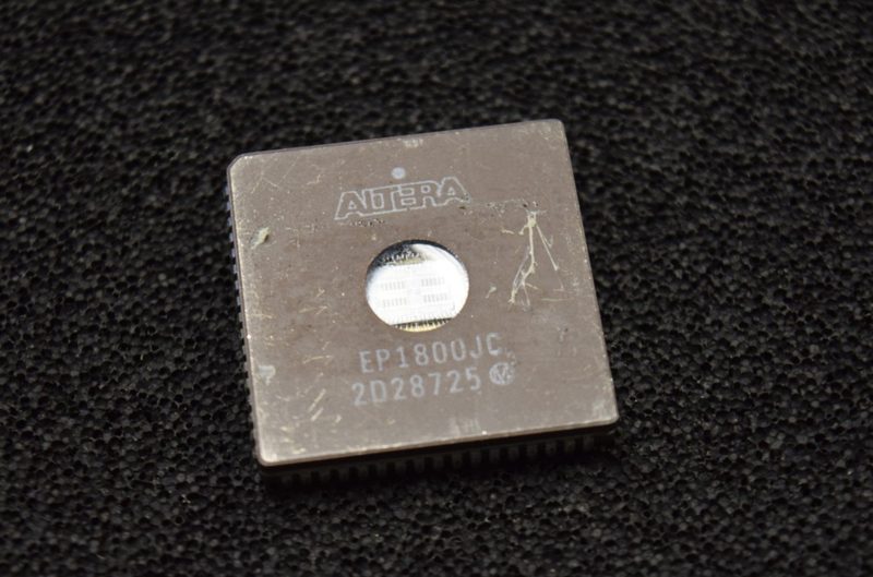 Микросхема ПЛИС Xilinx PLCC-68