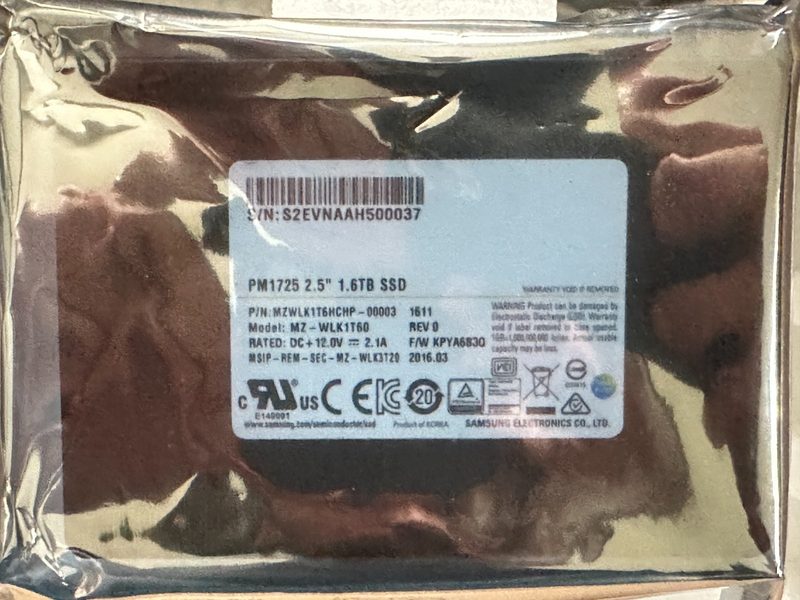 SSD-накопитель Dell PM1725