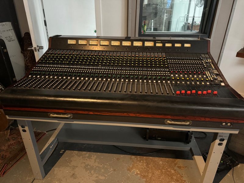 Микшерный пульт PM2000
