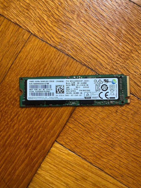 SSD-накопитель Samsung PM951