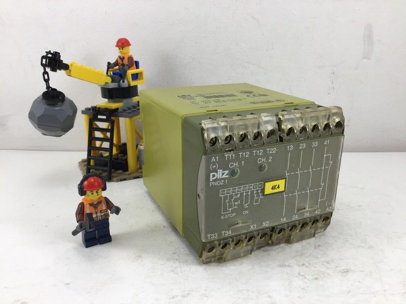 Реле безопасности Pilz PNOZ124VDC3S10