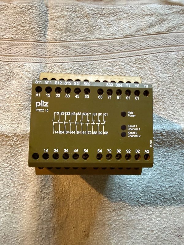 Реле безопасности Pilz PNOZ 10