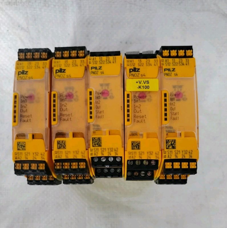 Реле безопасности Pilz PNOZ S4