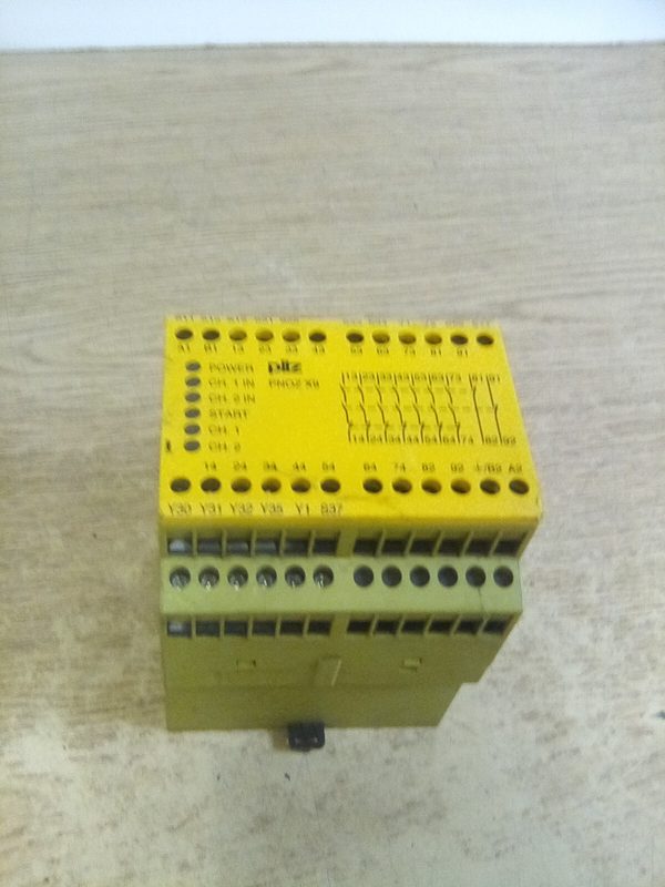 Реле безопасности Pilz PNOZ X9