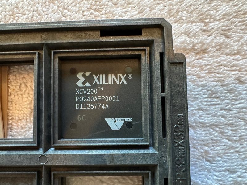 Микросхема ПЛИС Xilinx PQ240AFP