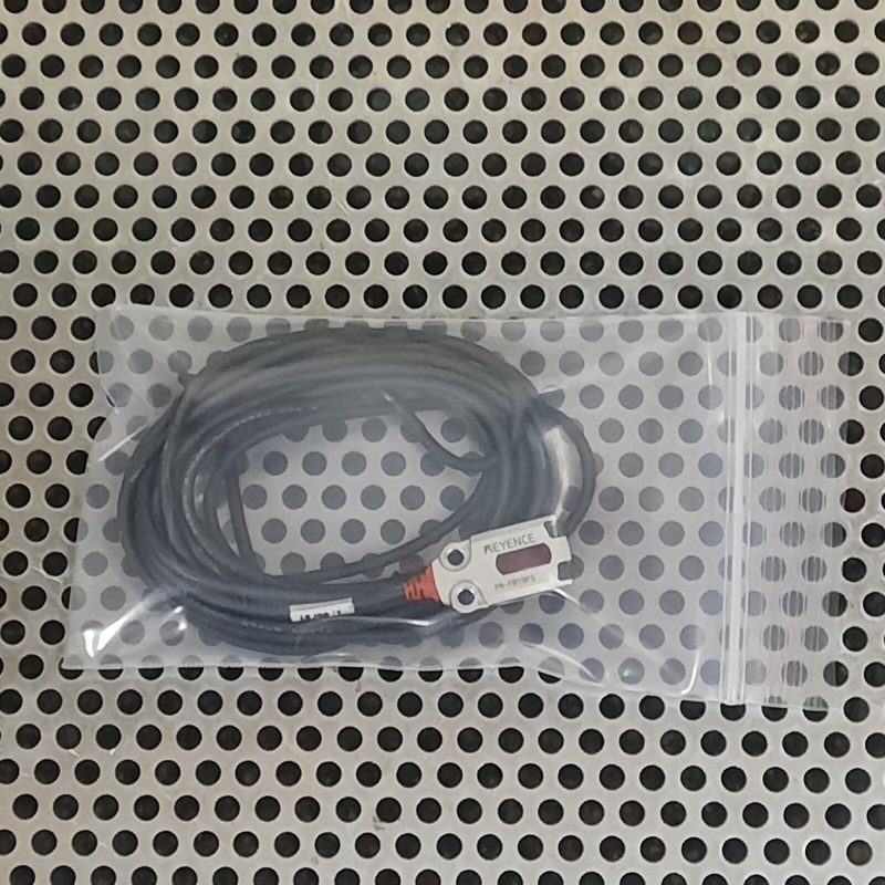 Фотоэлектрический датчик Keyence PR-FB15P3