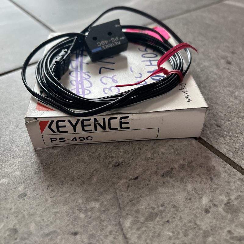 Фотоэлектрический датчик Keyence PS-49C