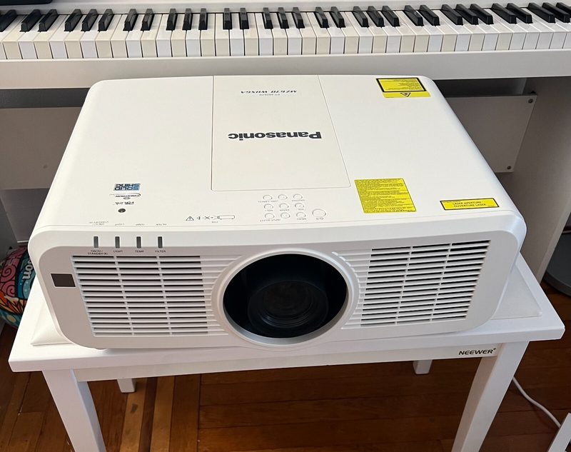 Проектор Panasonic PT-MZ670U