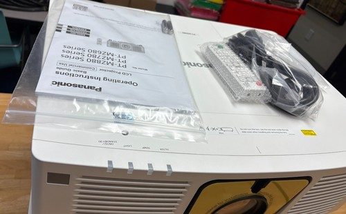 Проектор Panasonic PT-MZ680