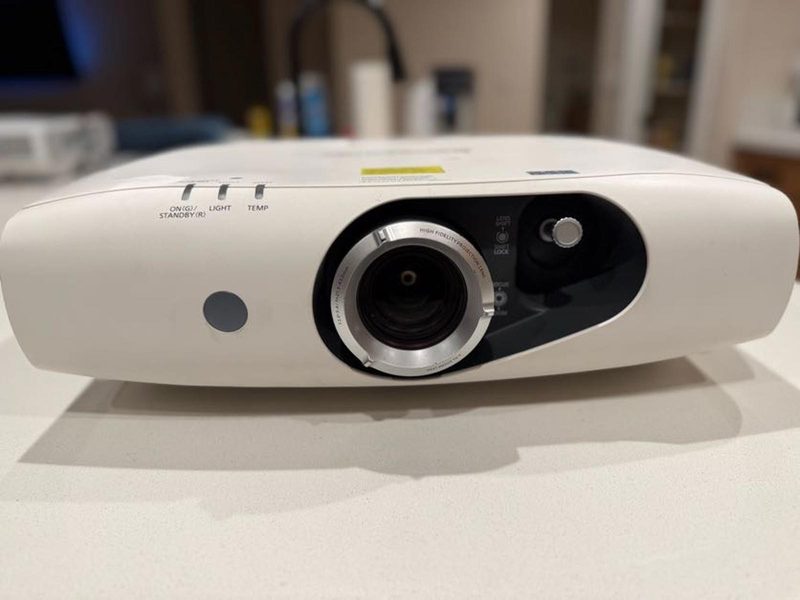 Проектор Panasonic PT-RZ370