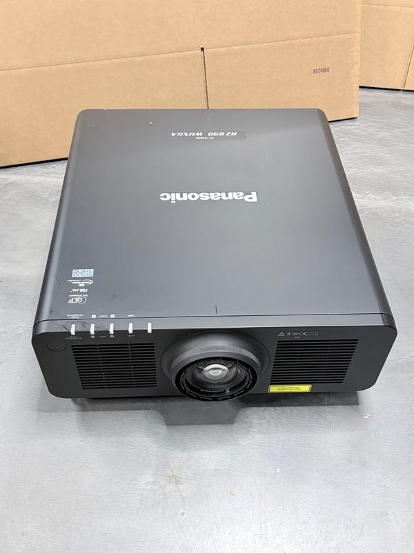 Проектор Panasonic PT-RZ890