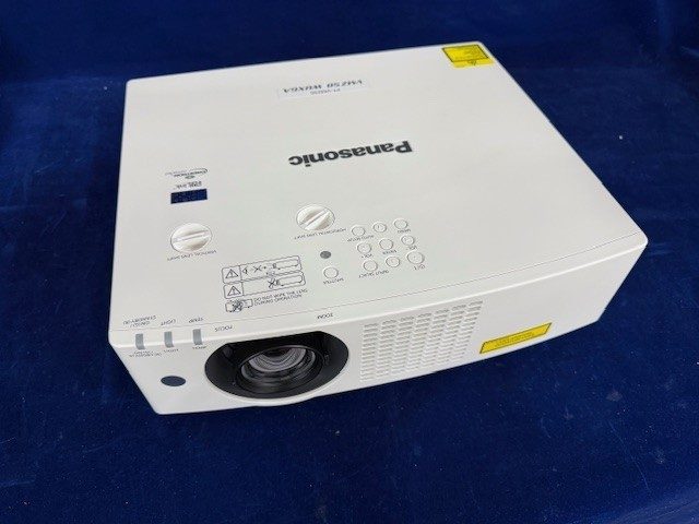 Проектор Panasonic PT-VMZ50-U7