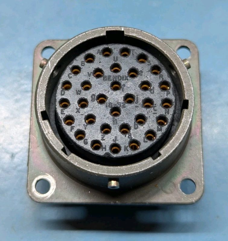 Разъём Amphenol PT02E-18-32S