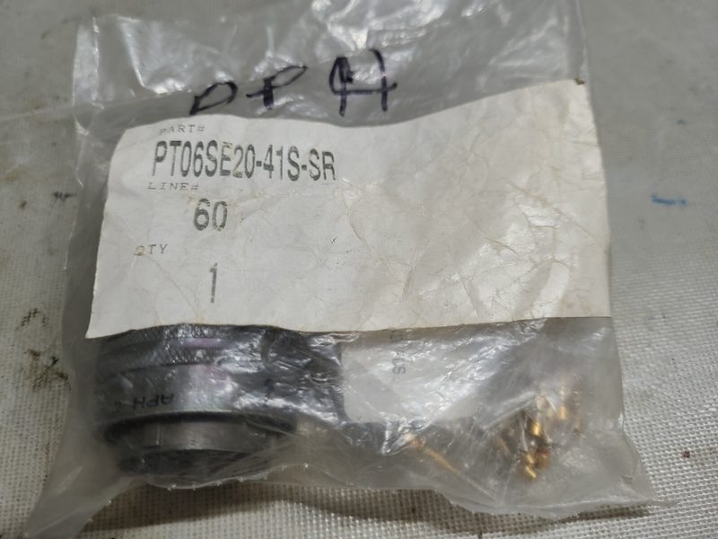 Разъём Amphenol PT06SE20-41S-SR