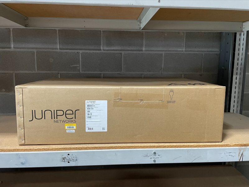 Маршрутизатор Juniper PTX10003-80C-AC